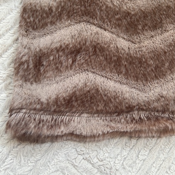 Dylan faux fur pullover sweater chevron stripe brown tan Size XS EUC - Picture 4 of 16